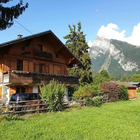 Calme Pres Du Avec Jardin, Terrasse, Parking Et Wifi - Fr-1-624-45 Apartment Samoens